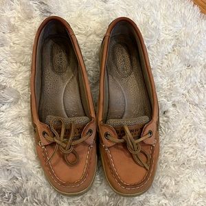 Pink sperry topsiders